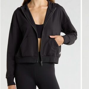 Vuori modern full zip hoodie size medium true  black.